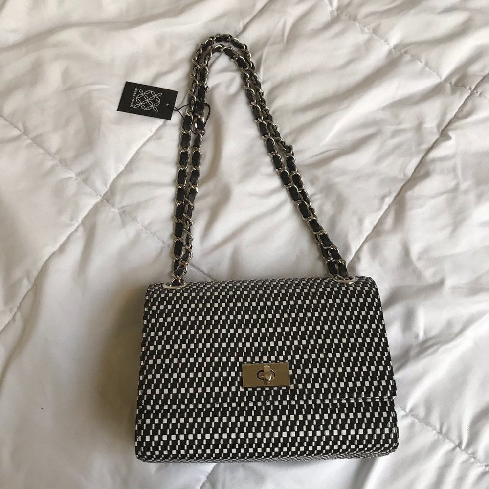 Inden Black and White Chain Shoulder Rippleal Bag